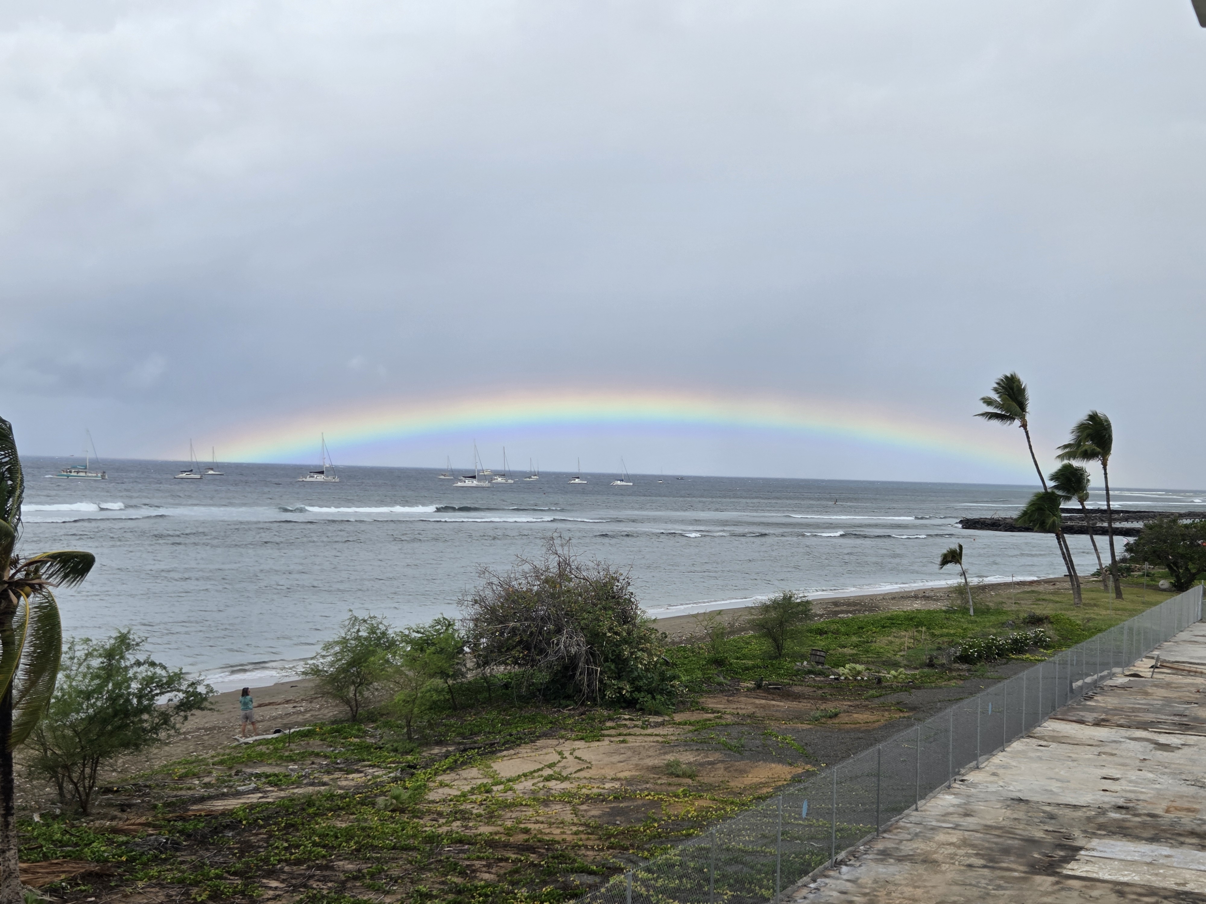 Mountain view studio in Lahaina gallery image